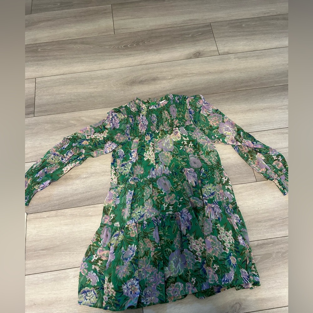 Green olivaceous dress